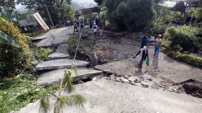 Penurunan Elevasi Tanah